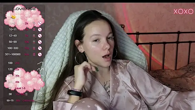 Snapshot of lil_luna_x chatting on January 20, 2025, 2:03 pm lil luna x online show from January 20, 2025, 2:03 pm