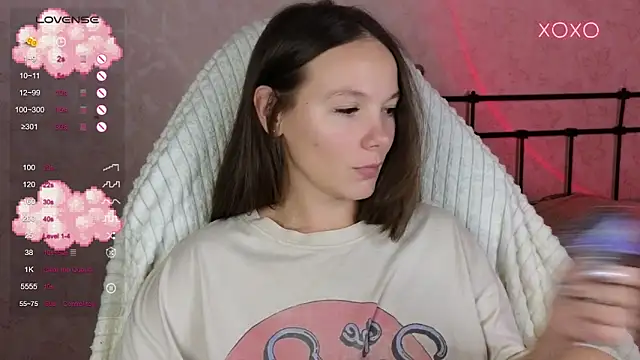 Snapshot of lil_luna_x chatting on September 21, 2025, 9:31 pm lil luna x online show from September 21, 2025, 9:31 pm