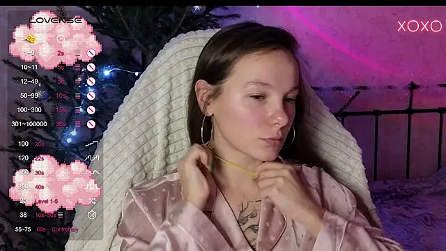 Snapshot of lil_luna_x chatting on December 26, 2024, 2:05 pm lil luna x online show from December 26, 2024, 2:05 pm