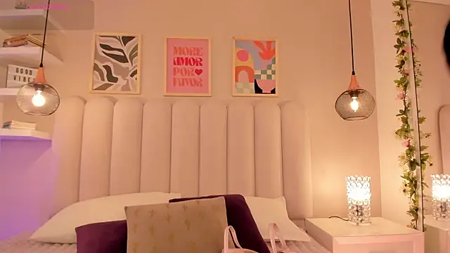 Snapshot of cute__cherry_ chatting on September 18, 2025, 8:01 pm cute cherry online show from September 18, 2025, 8:01 pm