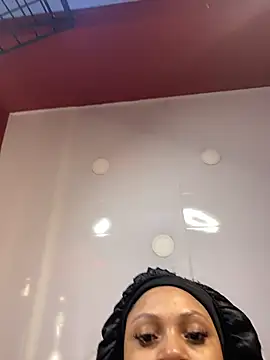 Snapshot of Aluna_sweet chatting on October 16, 2025, 7:00 pm Aluna sweet online show from October 16, 2025, 7:00 pm