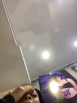 Snapshot of Aluna_sweet chatting on October 15, 2025, 6:49 pm Aluna sweet online show from October 15, 2025, 6:49 pm