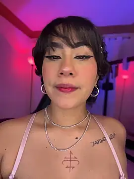 Snapshot of ZahaRoseee chatting on March 3, 2026, 1:23 am ZahaRoseee online show from March 3, 2026, 1:23 am