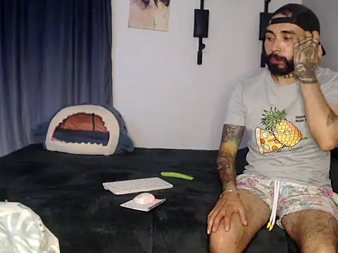 transgenderboy online show from November 23, 2025, 1:26 am