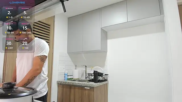 Snapshot of alejandro_stark chatting on September 17, 2025, 3:14 pm alejandro stark online show from September 17, 2025, 3:14 pm