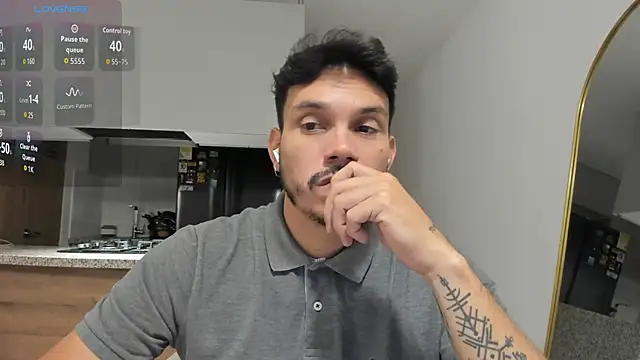 Snapshot of alejandro_stark chatting on October 11, 2025, 4:35 am alejandro stark online show from October 11, 2025, 4:35 am