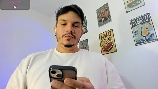 Snapshot of alejandro_stark chatting on February 3, 2026, 12:43 pm alejandro stark online show from February 3, 2026, 12:43 pm