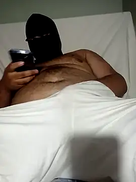 Snapshot of Kidding_Road chatting on March 18, 2025, 3:23 am Kidding Road online show from March 18, 2025, 3:23 am