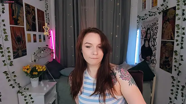 Snapshot of mia_x_love chatting on October 26, 2025, 8:48 am mia x love online show from October 26, 2025, 8:48 am