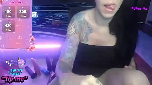 VenusX online show from March 10, 2025, 5:43 am