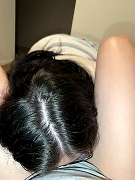 LiverandBrat77 online show from December 1, 2025, 1:17 am