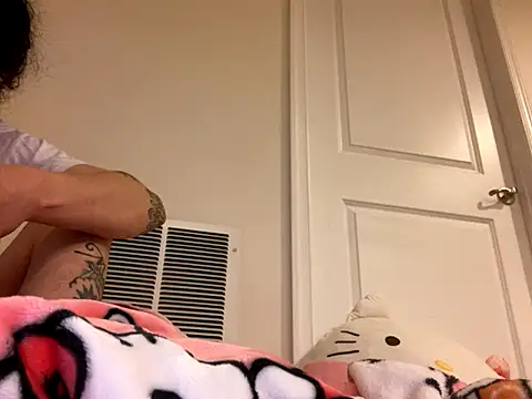 LiverandBrat77 online show from November 12, 2025, 3:54 am