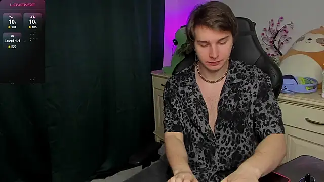 Vincent Strong online show from October 26, 2025, 8:48 am