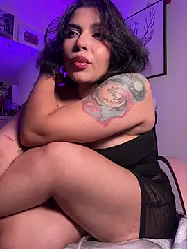 Snapshot of GigiiStone chatting on February 9, 2026, 9:57 pm GigiiStone online show from February 9, 2026, 9:57 pm