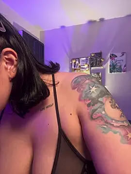 GigiiStone online show from April 2, 2026, 12:07 am