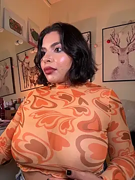 Snapshot of GigiiStone chatting on February 4, 2026, 11:44 pm GigiiStone online show from February 4, 2026, 11:44 pm