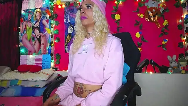 Snapshot of flaquita_corall chatting on October 22, 2025, 1:05 am flaquita corall online show from October 22, 2025, 1:05 am