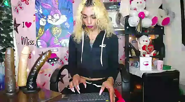 Snapshot of flaquita_corall chatting on March 23, 2025, 4:05 am flaquita corall online show from March 23, 2025, 4:05 am