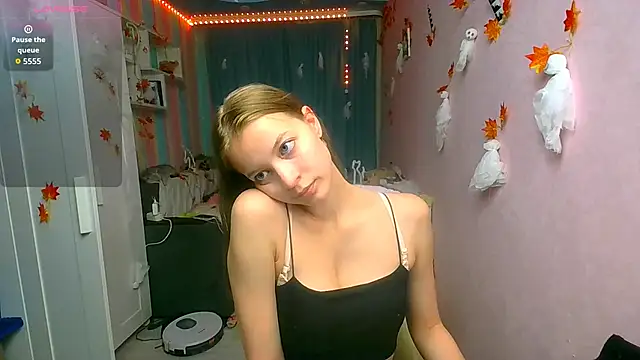   Aphrodita  wow   online show from October 26, 2025, 12:38 pm