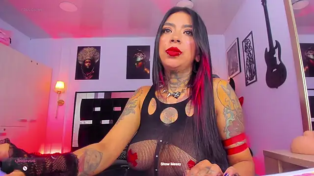 Snapshot of Kadarah chatting on October 16, 2025, 2:36 pm Kadarah online show from October 16, 2025, 2:36 pm