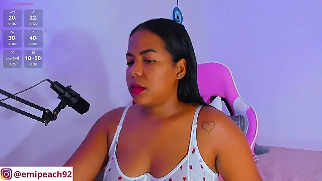 Snapshot of samanthaabloom chatting on October 18, 2025, 12:12 am samanthaabloom online show from October 18, 2025, 12:12 am