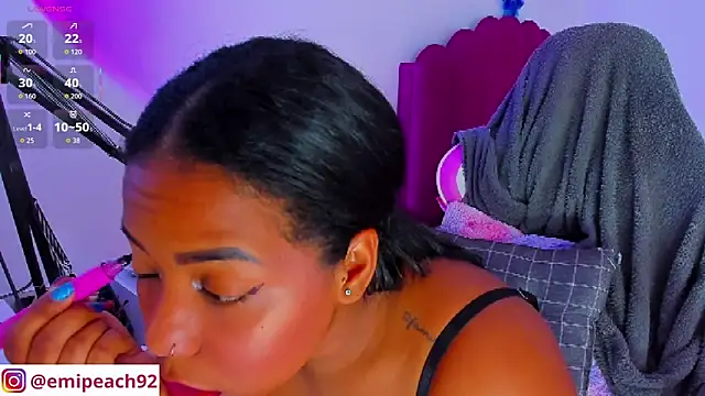 Snapshot of samanthaabloom chatting on October 30, 2025, 12:20 am samanthaabloom online show from October 30, 2025, 12:20 am