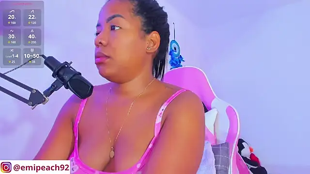 Snapshot of samanthaabloom chatting on October 9, 2025, 2:17 pm samanthaabloom online show from October 9, 2025, 2:17 pm