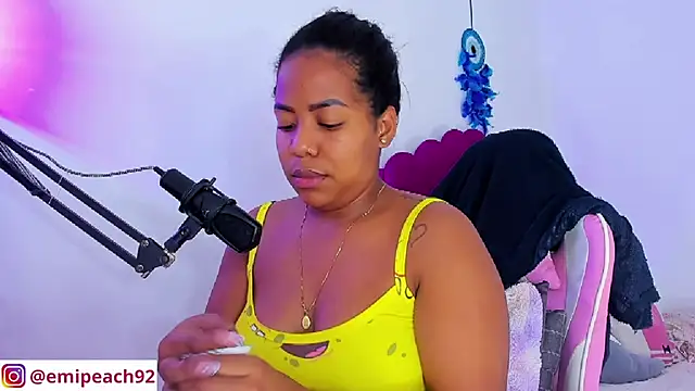 Snapshot of samanthaabloom chatting on September 24, 2025, 11:32 pm samanthaabloom online show from September 24, 2025, 11:32 pm