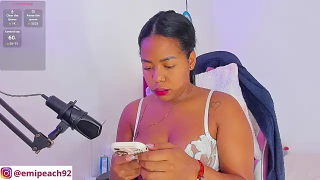 Snapshot of samanthaabloom chatting on September 22, 2025, 3:29 pm samanthaabloom online show from September 22, 2025, 3:29 pm