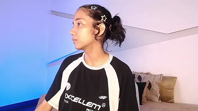 Snapshot of hot_little_bunny chatting on October 23, 2025, 8:51 pm hot little bunny online show from October 23, 2025, 8:51 pm