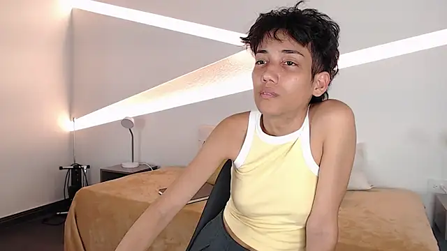 hot little bunny online show from February 4, 2025, 9:20 pm