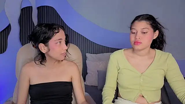 hot little bunny online show from March 31, 2026, 9:50 pm