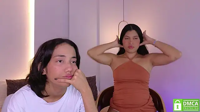 Snapshot of hot_little_bunny chatting on October 30, 2025, 9:44 pm hot little bunny online show from October 30, 2025, 9:44 pm