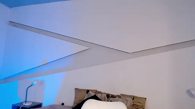 Snapshot of hot_little_bunny chatting on October 21, 2025, 8:52 pm hot little bunny online show from October 21, 2025, 8:52 pm