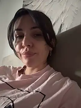 Snapshot of TaniaAmore chatting on October 8, 2025, 12:39 pm TaniaAmore online show from October 8, 2025, 12:39 pm