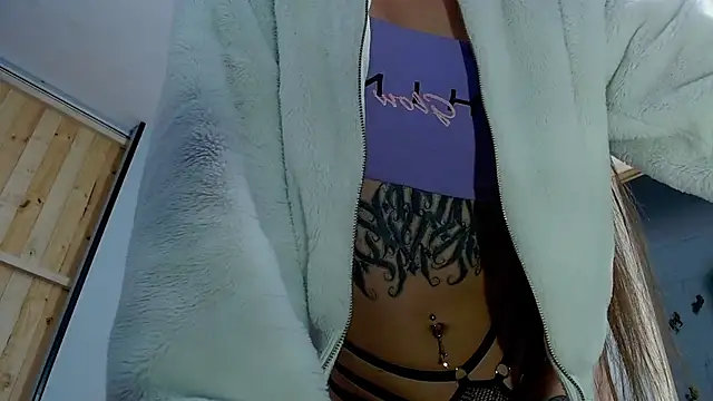 VickyJackson  online show from March 8, 2025, 5:11 pm