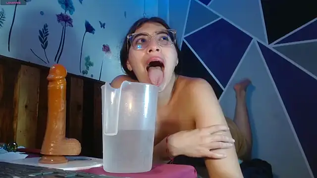 Snapshot of DaMikaela_ chatting on September 19, 2025, 7:40 pm DaMikaela online show from September 19, 2025, 7:40 pm