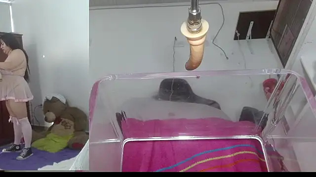 Snapshot of sammyEvans__ chatting on October 24, 2025, 12:04 pm sammyEvans   online show from October 24, 2025, 12:04 pm