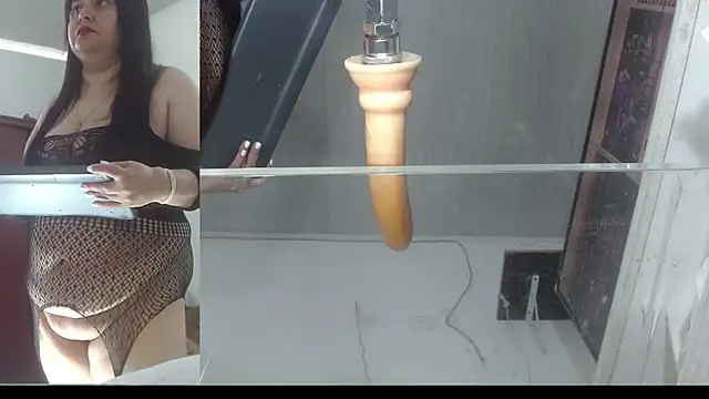 Snapshot of sammyEvans__ chatting on October 29, 2025, 1:10 pm sammyEvans   online show from October 29, 2025, 1:10 pm