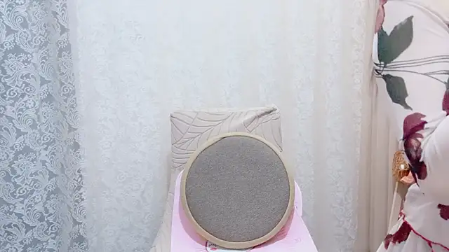 Snapshot of Rellababyy chatting on October 5, 2025, 1:40 am Rellababyy online show from October 5, 2025, 1:40 am