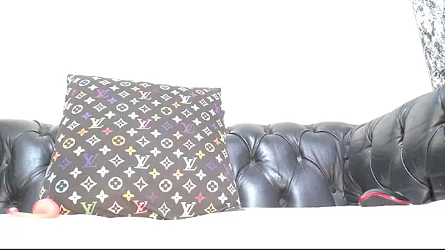 santa queenn online show from January 9, 2026, 4:19 am