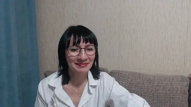 Snapshot of Erica95Bloom chatting on October 9, 2025, 7:58 pm Erica95Bloom online show from October 9, 2025, 7:58 pm