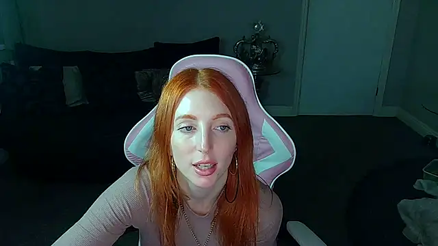 Red firesquirt online show from January 22, 2025, 2:03 pm