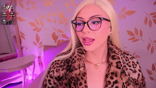 Misselektra   online show from February 3, 2026, 6:22 am