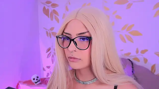 Misselektra   online show from October 17, 2025, 4:16 am