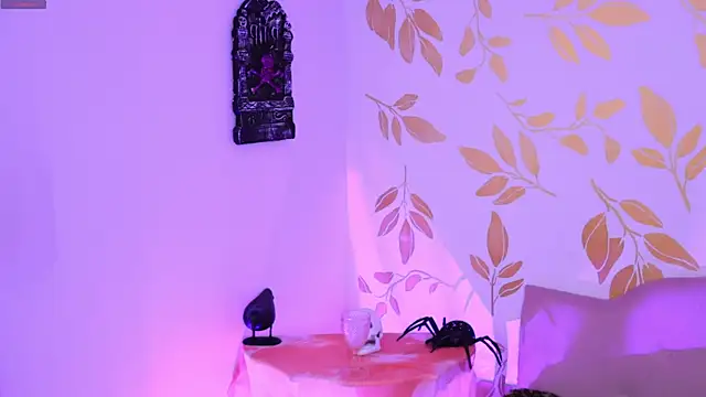 Misselektra   online show from October 30, 2025, 4:55 am