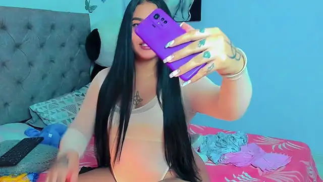 mabellfox online show from February 6, 2025, 7:40 pm