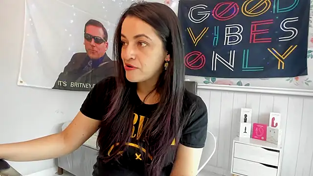 LovelyAzucena online show from October 18, 2025, 3:14 pm