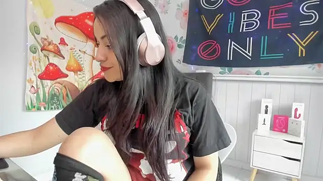 LovelyAzucena online show from October 25, 2025, 2:50 pm