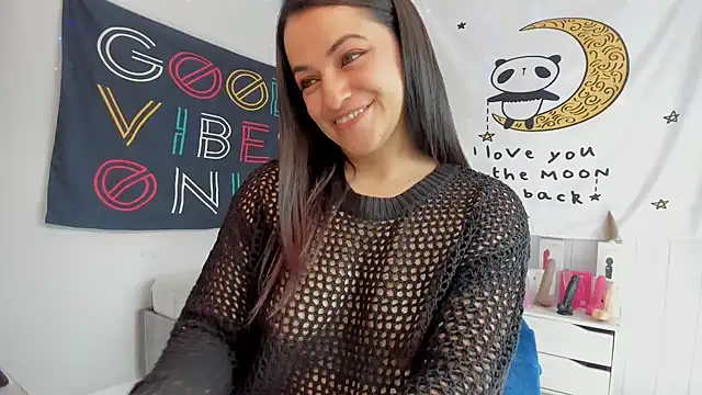 LovelyAzucena online show from November 4, 2025, 2:43 pm